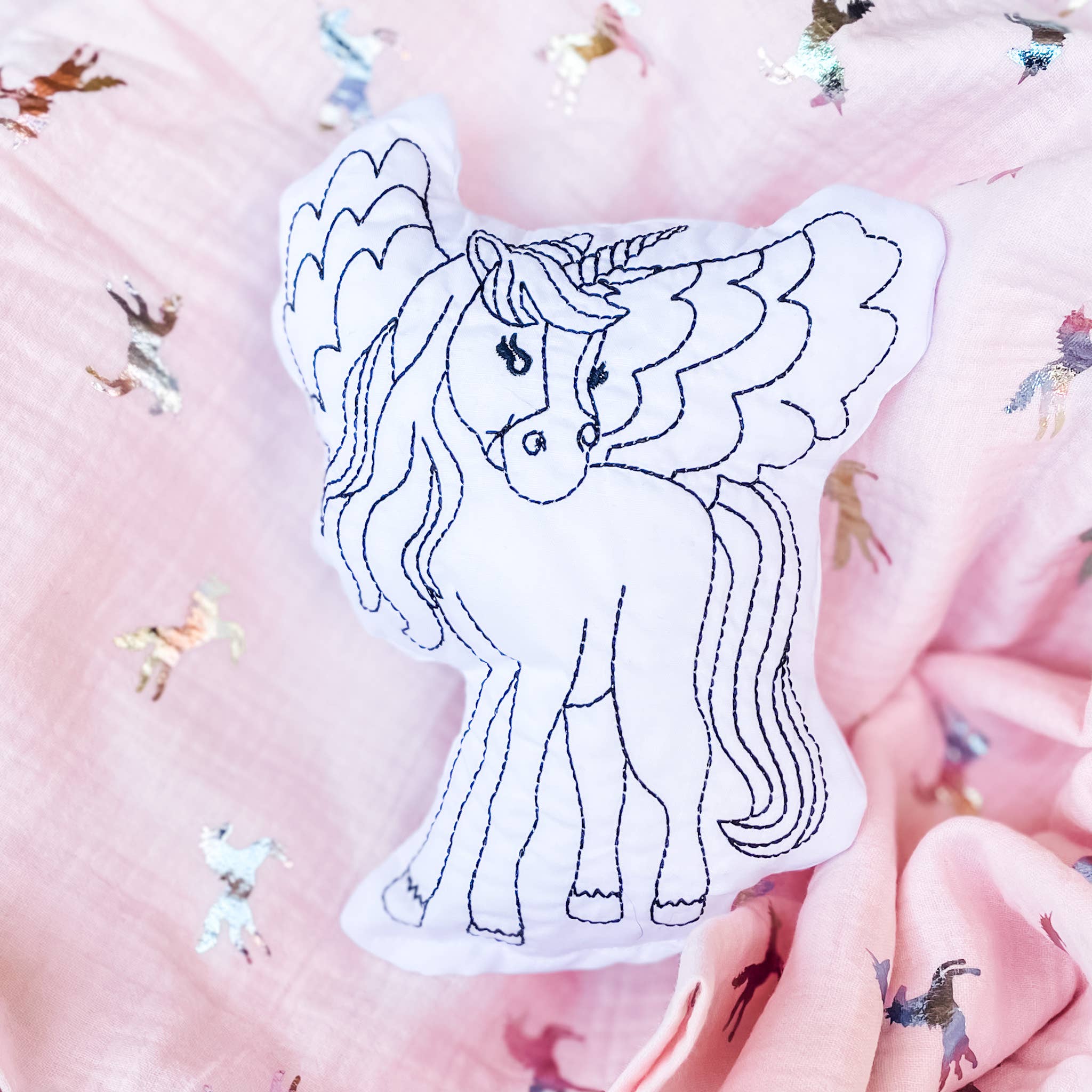 Doodle Pillow Art Kit: People and Animals